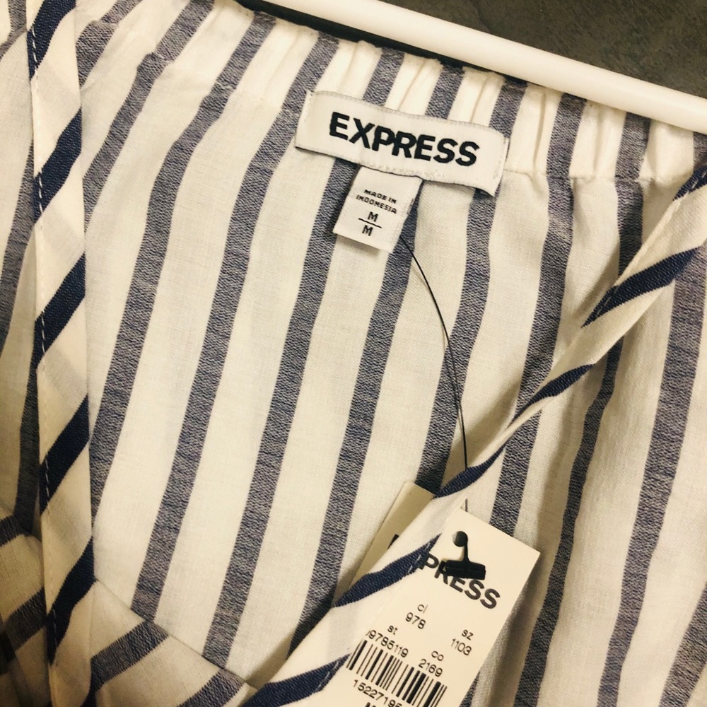 Express Blouse - Picture 3 of 3